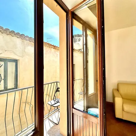 Apartment Casa Marzia By Housilia Cefalu