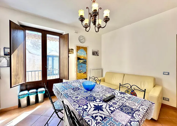 Casa Marzia By Housilia Cefalu