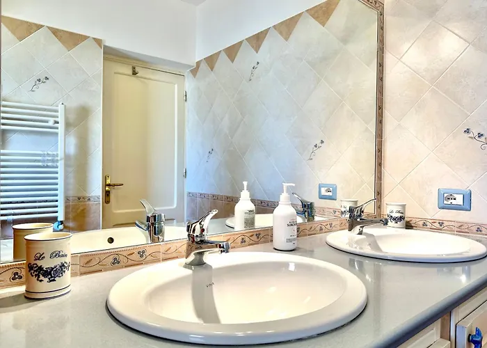 Casa Marzia By Housilia Чефалу