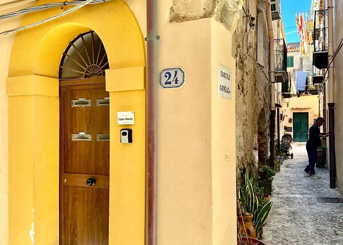 Casa Marzia By Housilia Чефалу